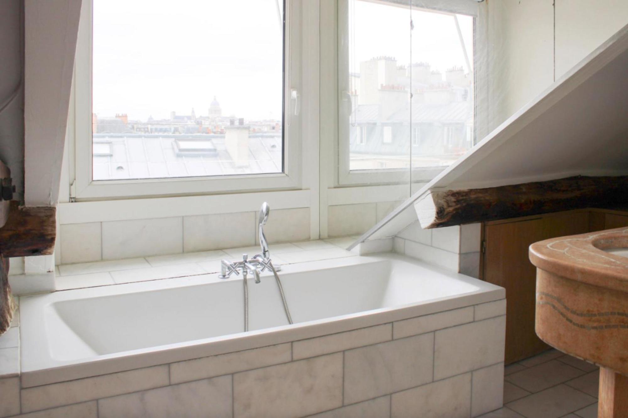 Apartment In The Center Of The Marais - 120 M With Terrace